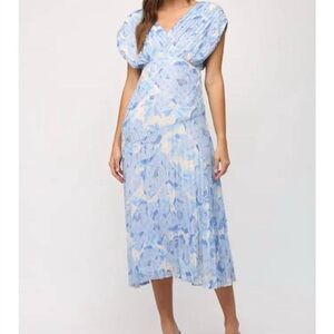 Beautiful dress!!! Never worn